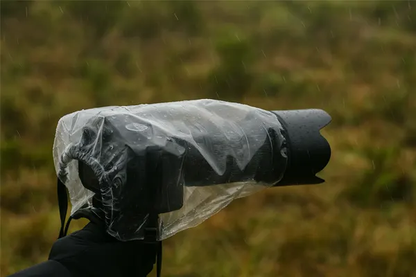 Capas de chuva para câmeras no Cerrado